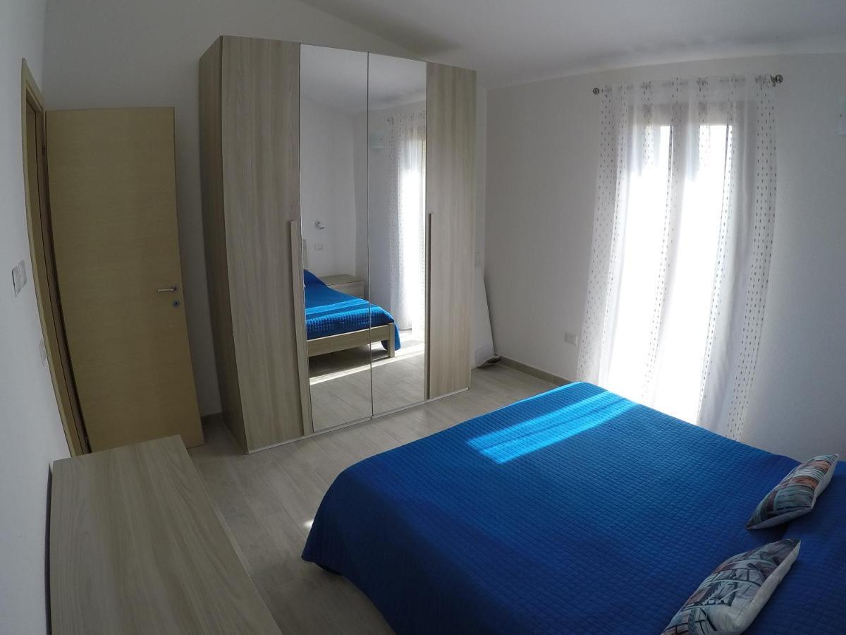 Aquilone Apartment Badesi Ngoại thất bức ảnh