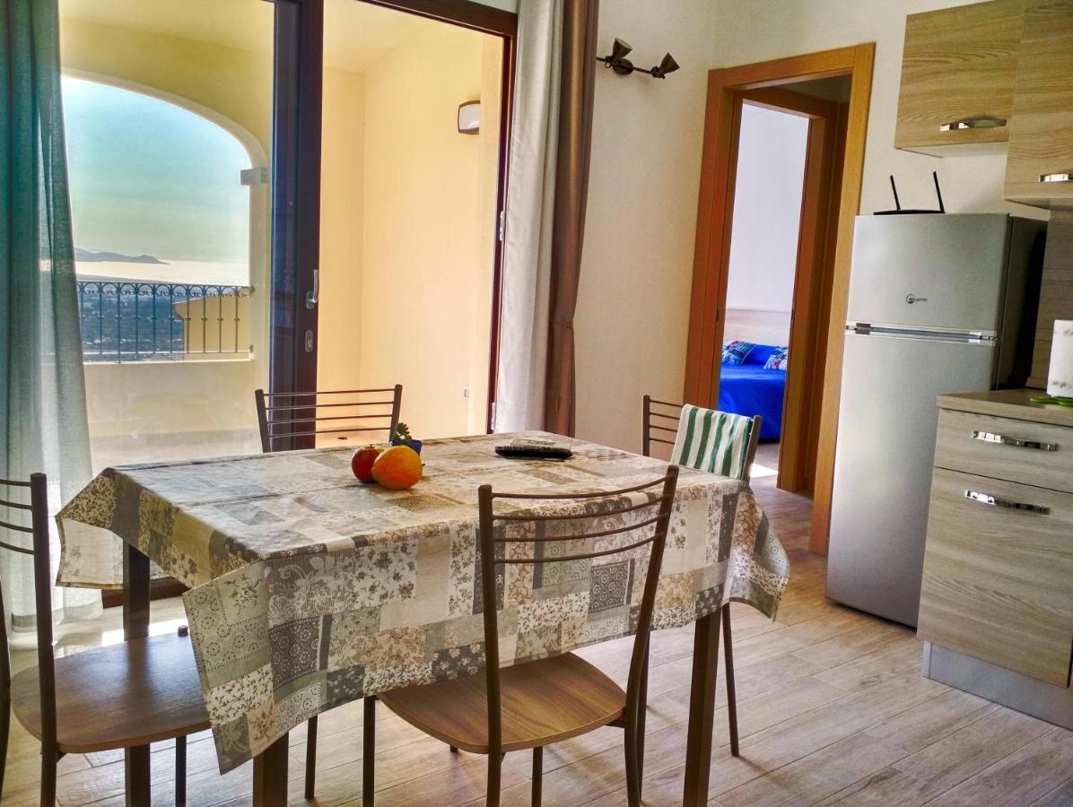 Aquilone Apartment Badesi Ngoại thất bức ảnh